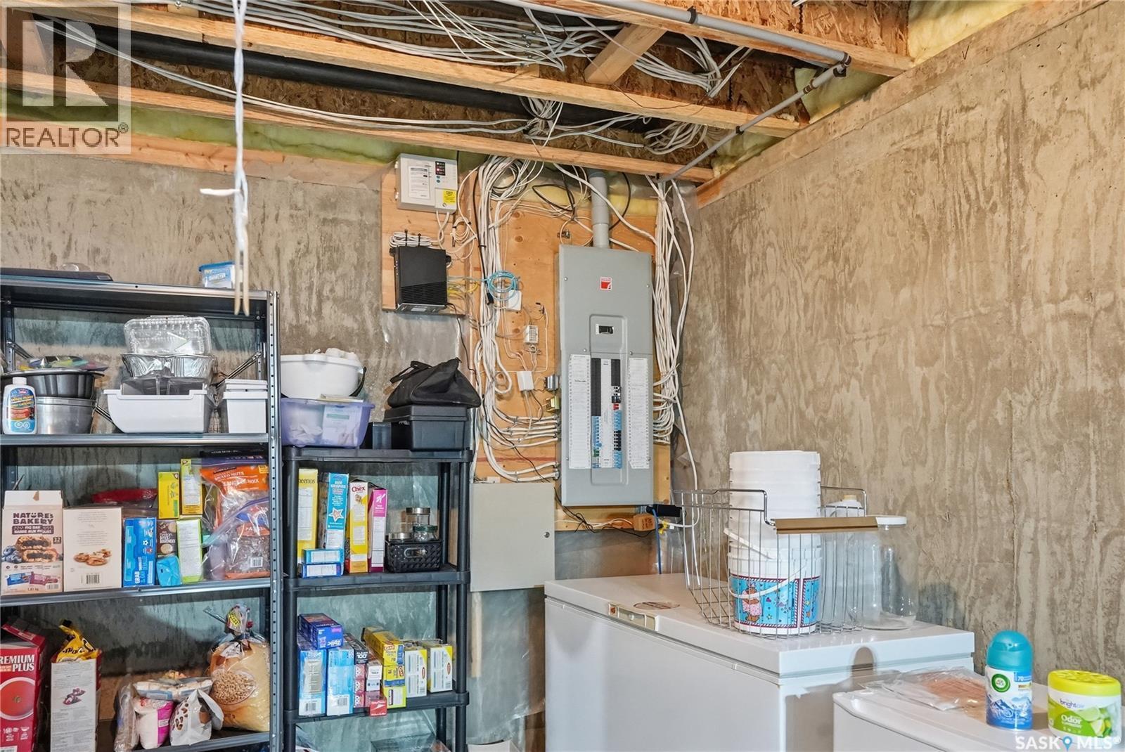 911 Chotem Crescent, Saskatoon, SK - Indoor Photo Showing Basement