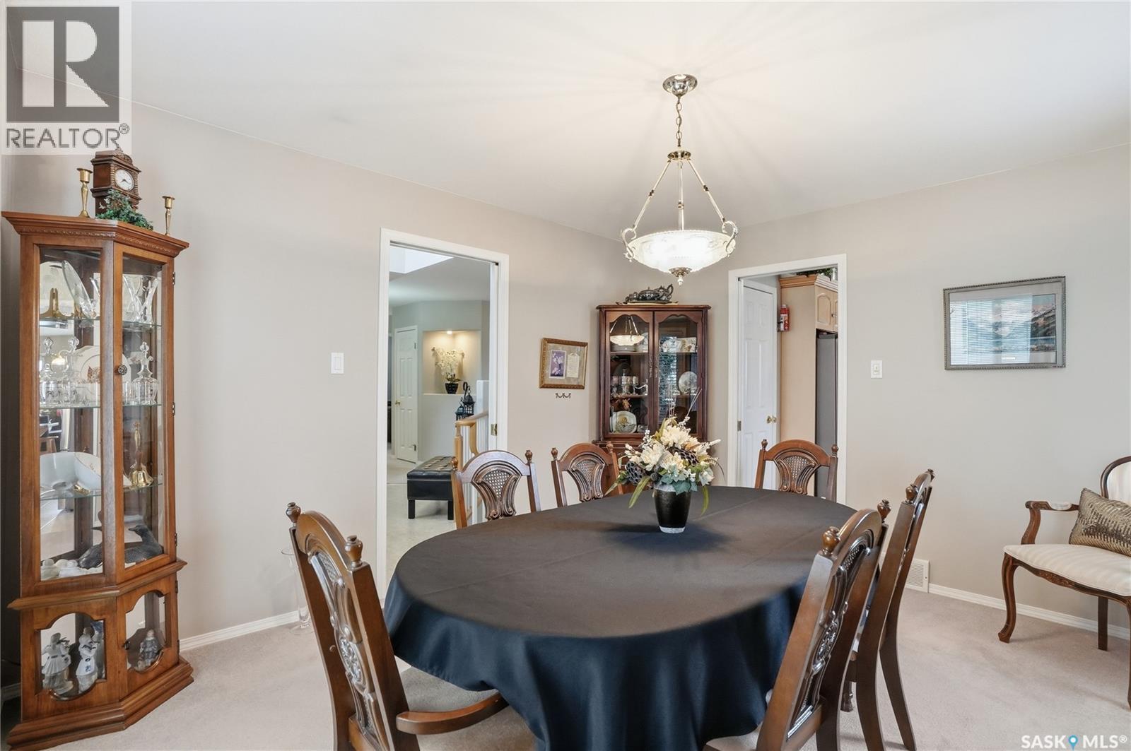 911 Chotem Crescent, Saskatoon, SK - Indoor Photo Showing Dining Room