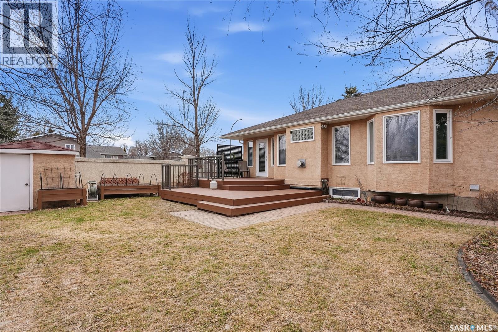 911 Chotem Crescent, Saskatoon, SK - Outdoor