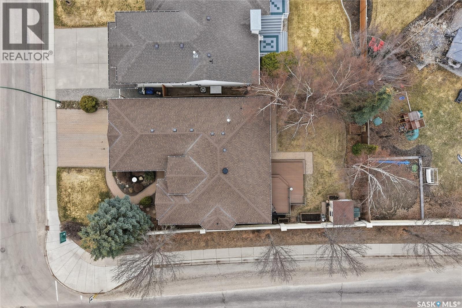 911 Chotem Crescent, Saskatoon, SK -