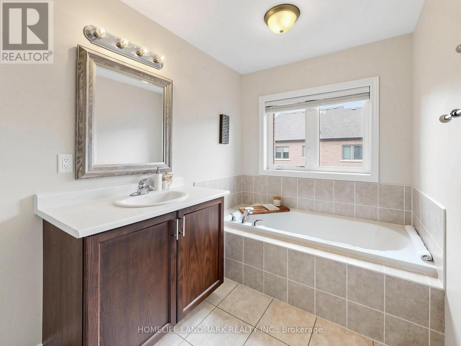 31 True Blue Crescent, Caledon, ON - Indoor Photo Showing Bathroom