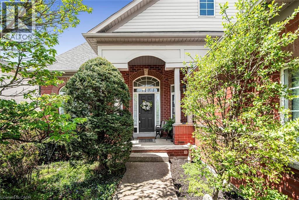 102 Moore Crescent, Ancaster, ON - Outdoor