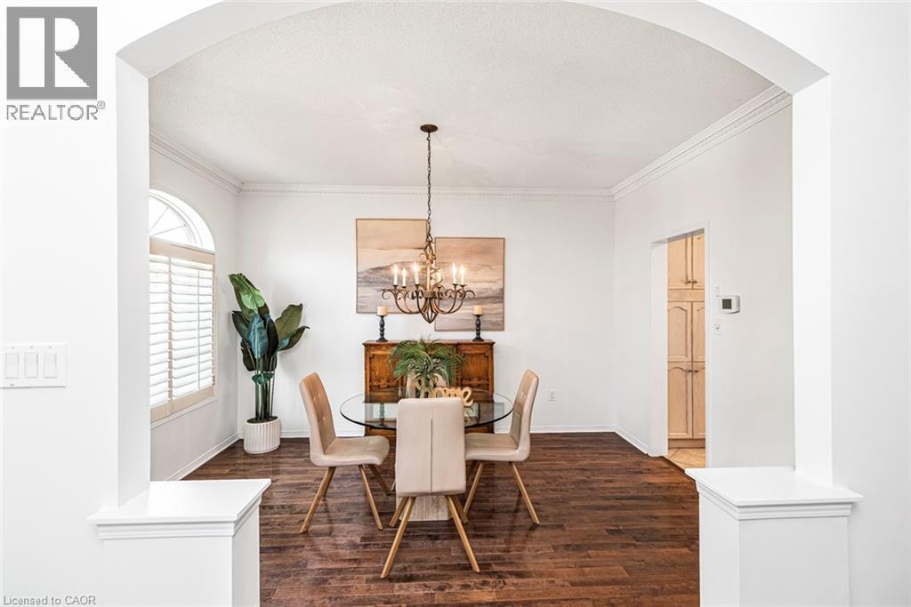 102 Moore Crescent, Ancaster, ON - Indoor Photo Showing Dining Room