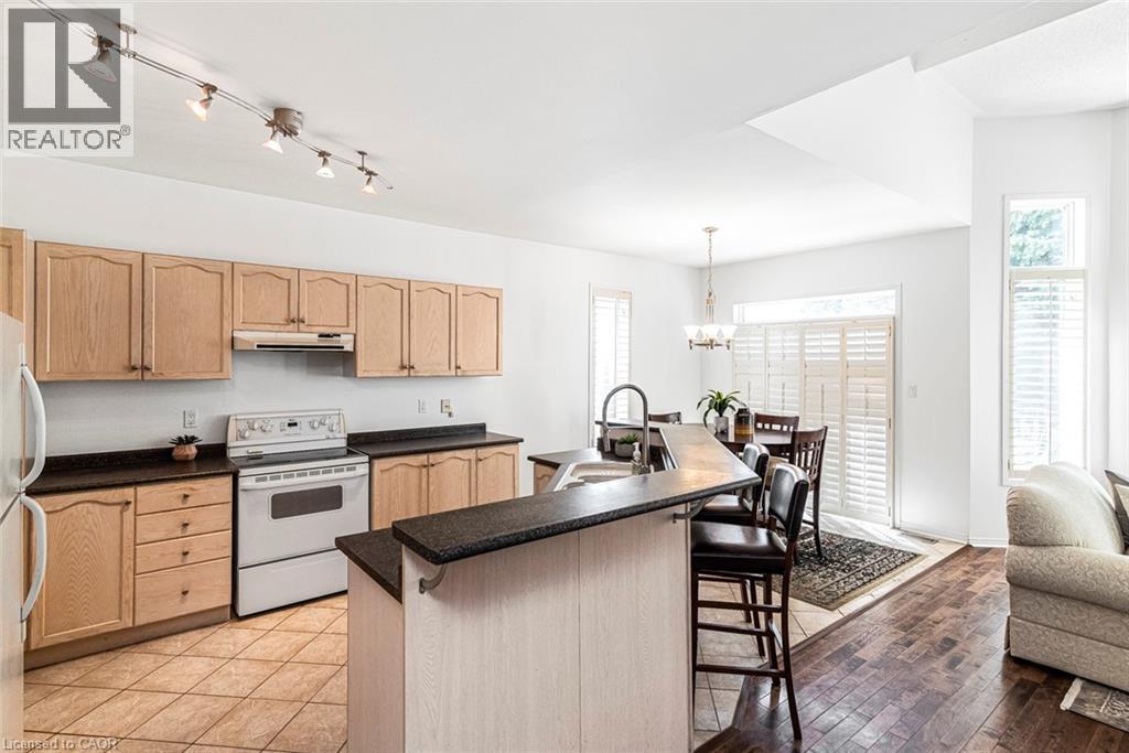 102 Moore Crescent, Ancaster, ON - Indoor Photo Showing Kitchen