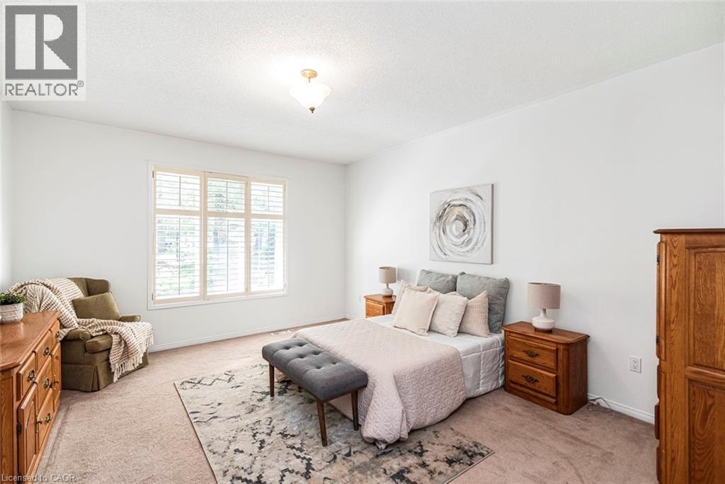 102 Moore Crescent, Ancaster, ON - Indoor Photo Showing Bedroom
