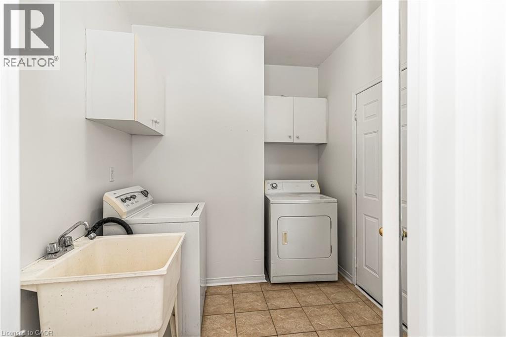 102 Moore Crescent, Ancaster, ON - Indoor Photo Showing Laundry Room