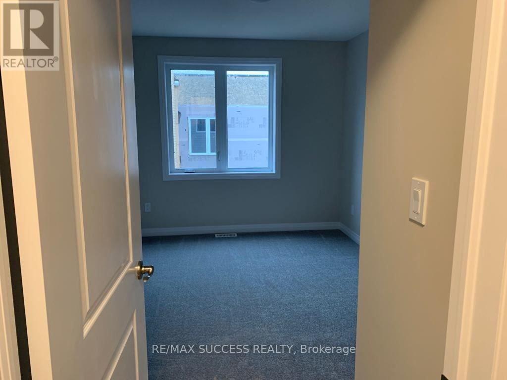 80 Progress Crescent, Kitchener, ON - Indoor Photo Showing Other Room