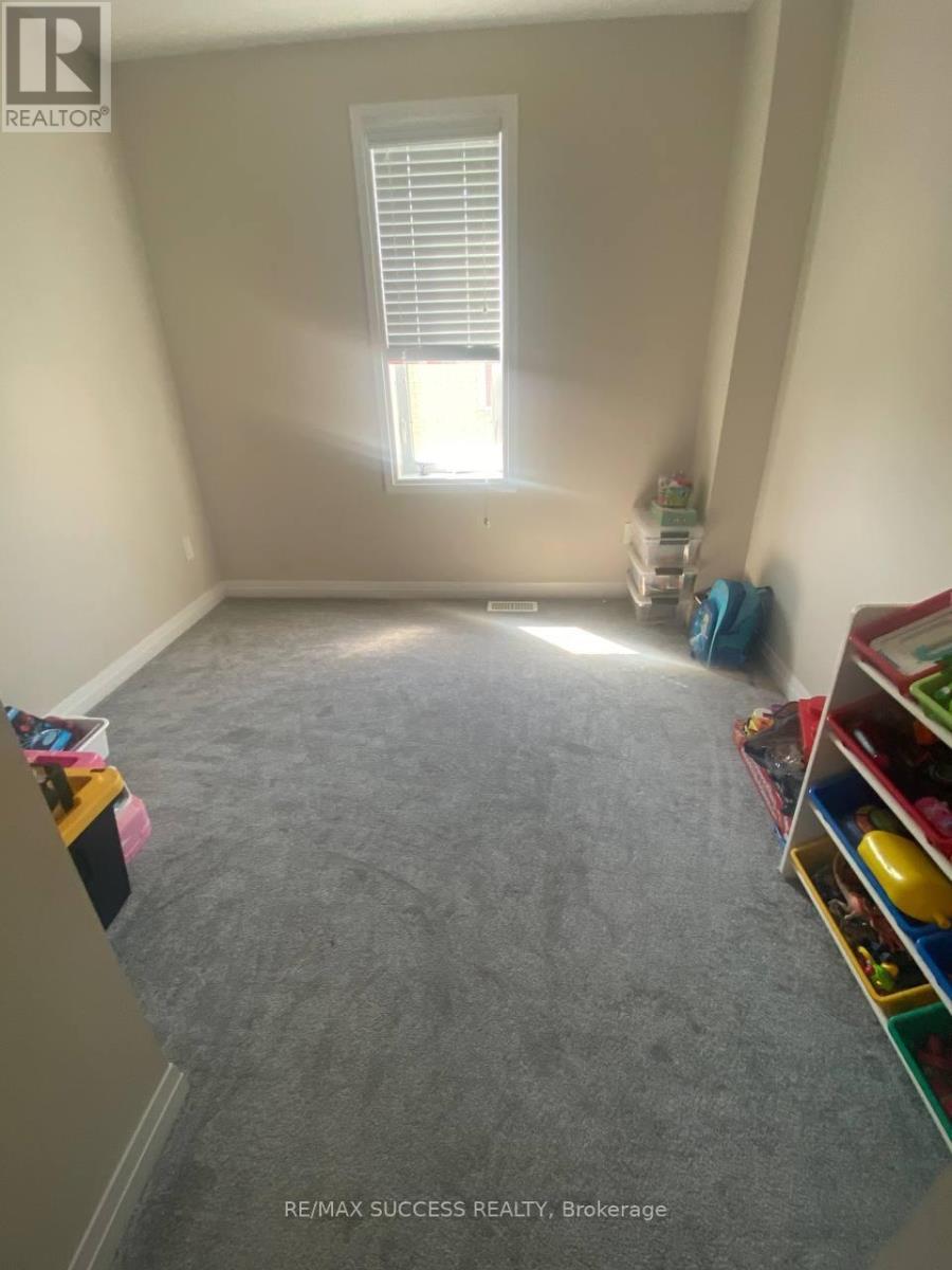 80 Progress Crescent, Kitchener, ON - Indoor Photo Showing Other Room