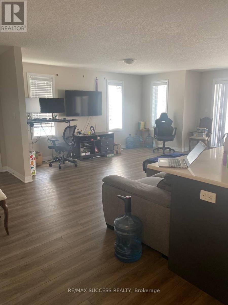 80 Progress Crescent, Kitchener, ON - Indoor