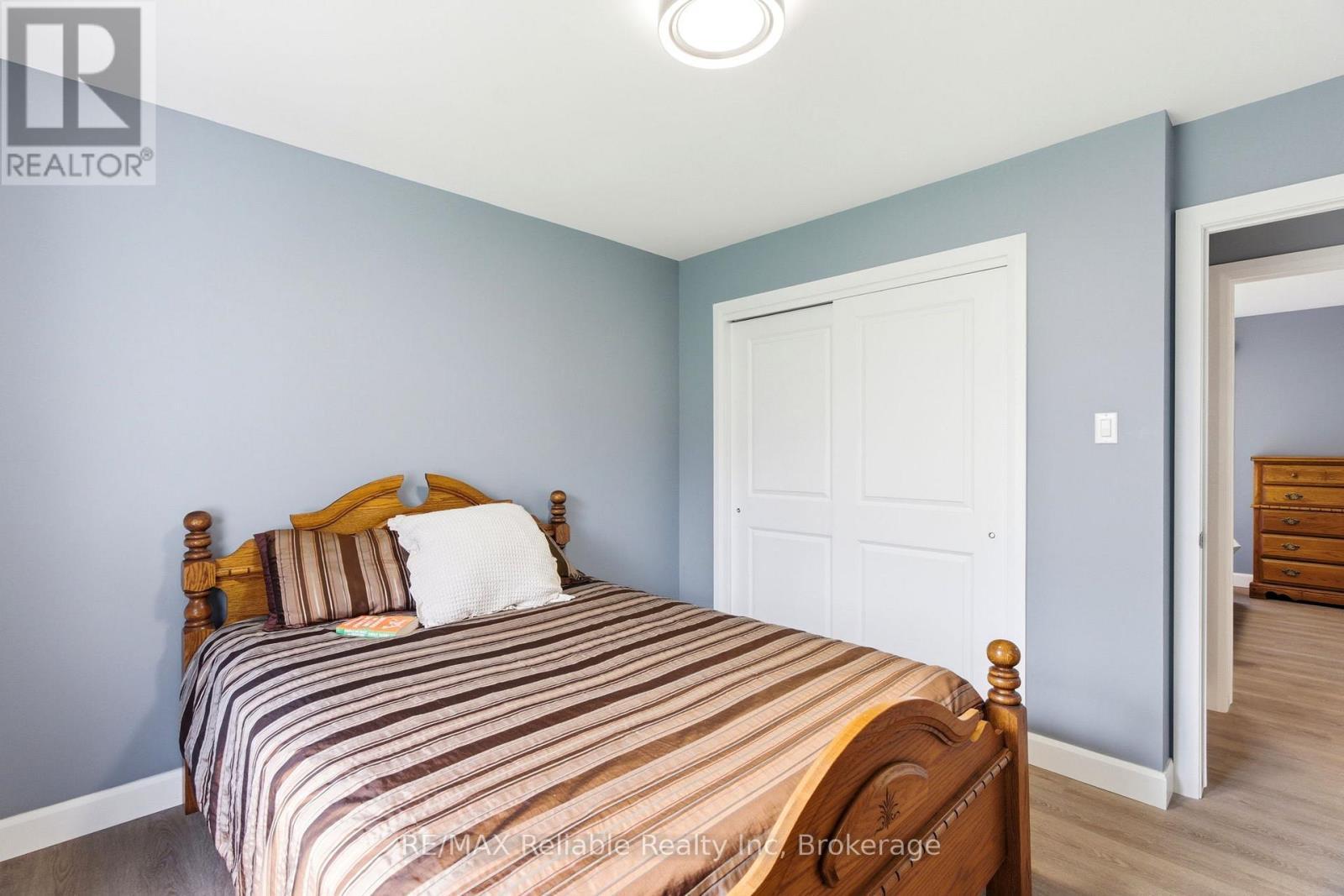 313 Krohmer Drive, Goderich (Goderich (Town)), ON - Indoor Photo Showing Bedroom