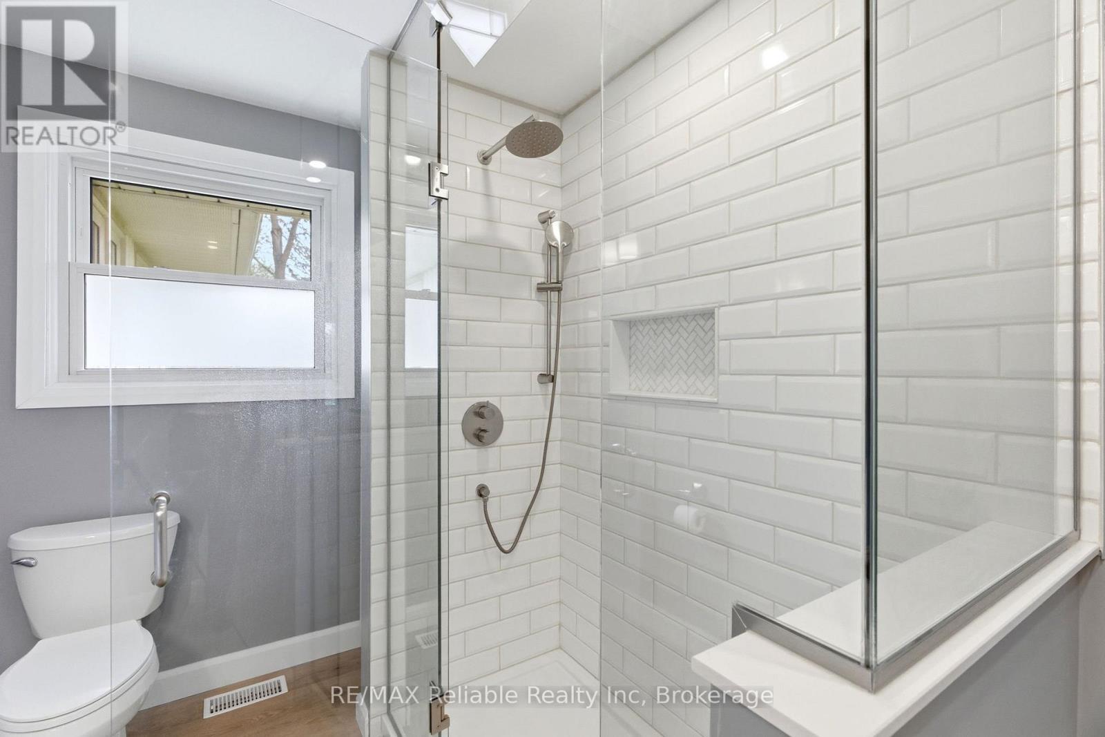 313 Krohmer Drive, Goderich (Goderich (Town)), ON - Indoor Photo Showing Bathroom