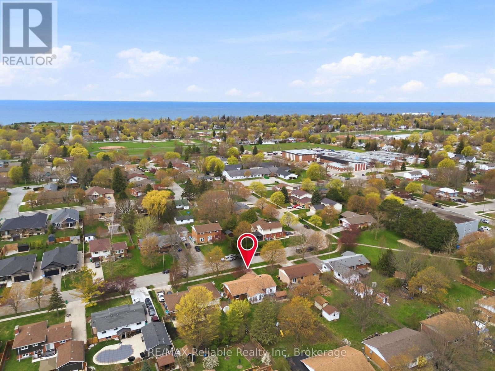 313 Krohmer Drive, Goderich (Goderich (Town)), ON - Outdoor With View