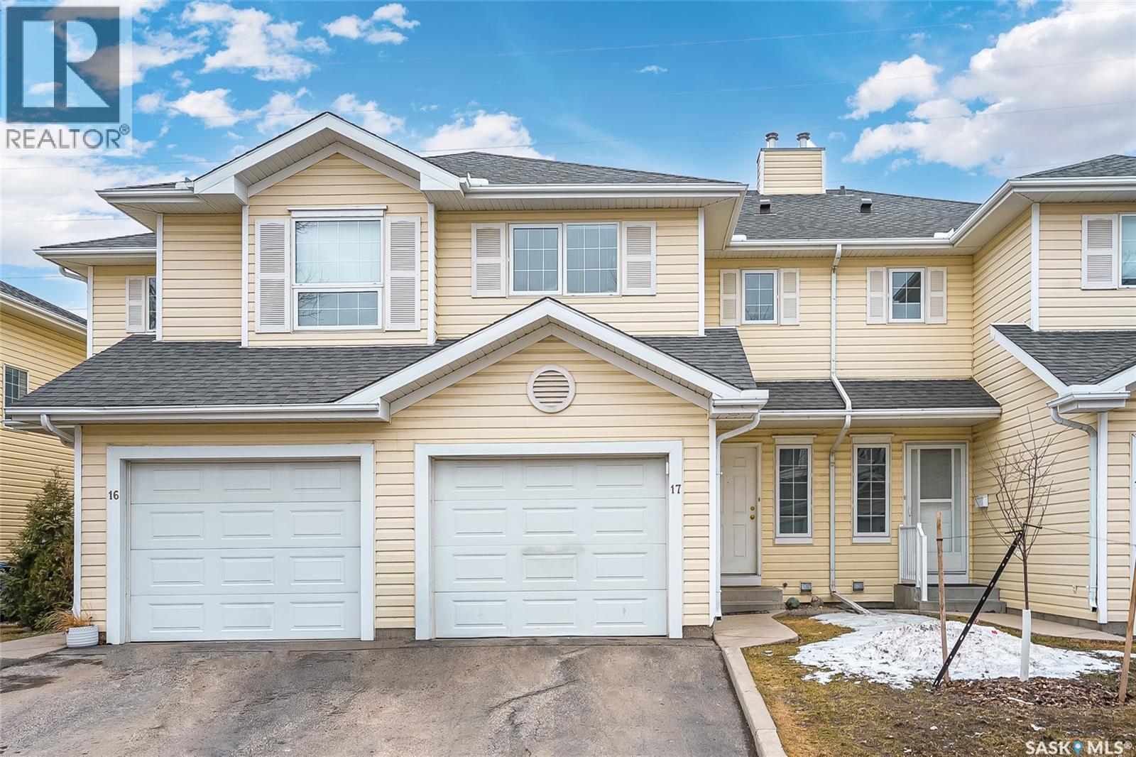 17 111 Fairbrother Crescent, Saskatoon, SK - Outdoor With Facade