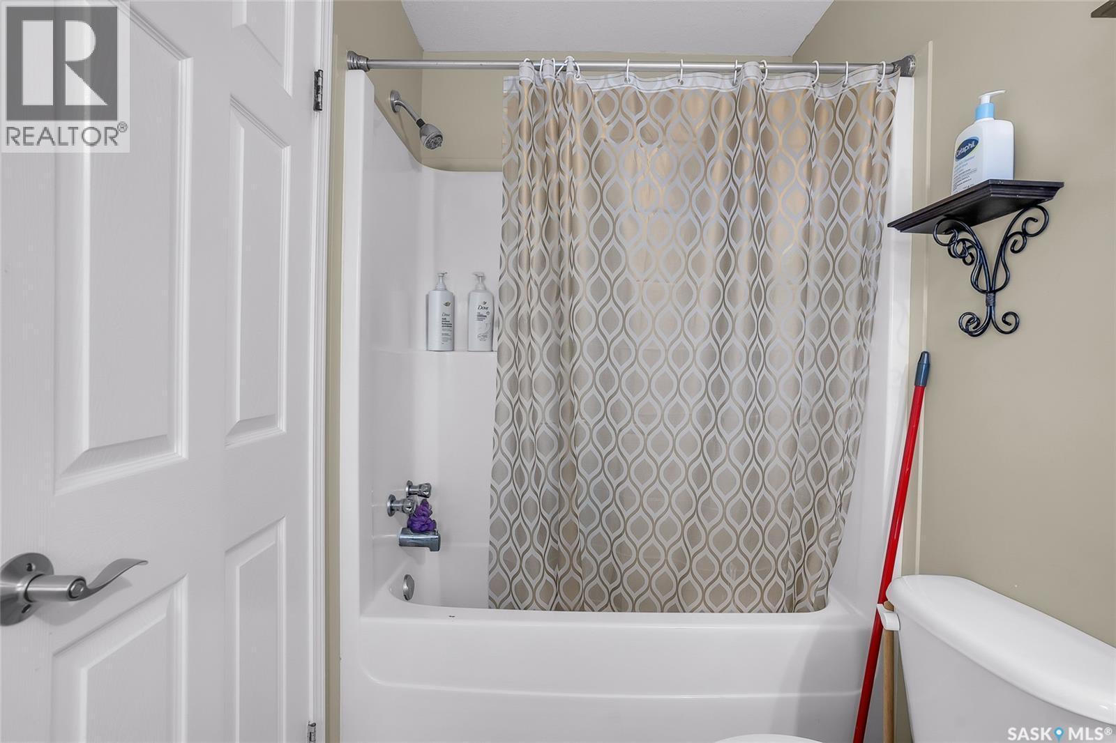 17 111 Fairbrother Crescent, Saskatoon, SK - Indoor Photo Showing Bathroom