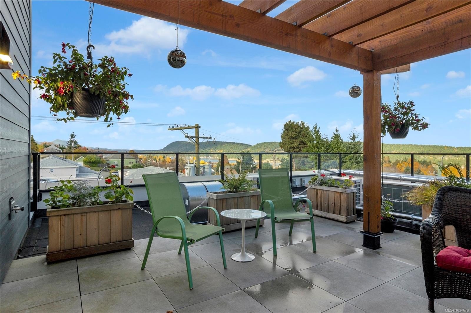 402-201 Dogwood Dr, Ladysmith, BC - Outdoor With Deck Patio Veranda With Exterior