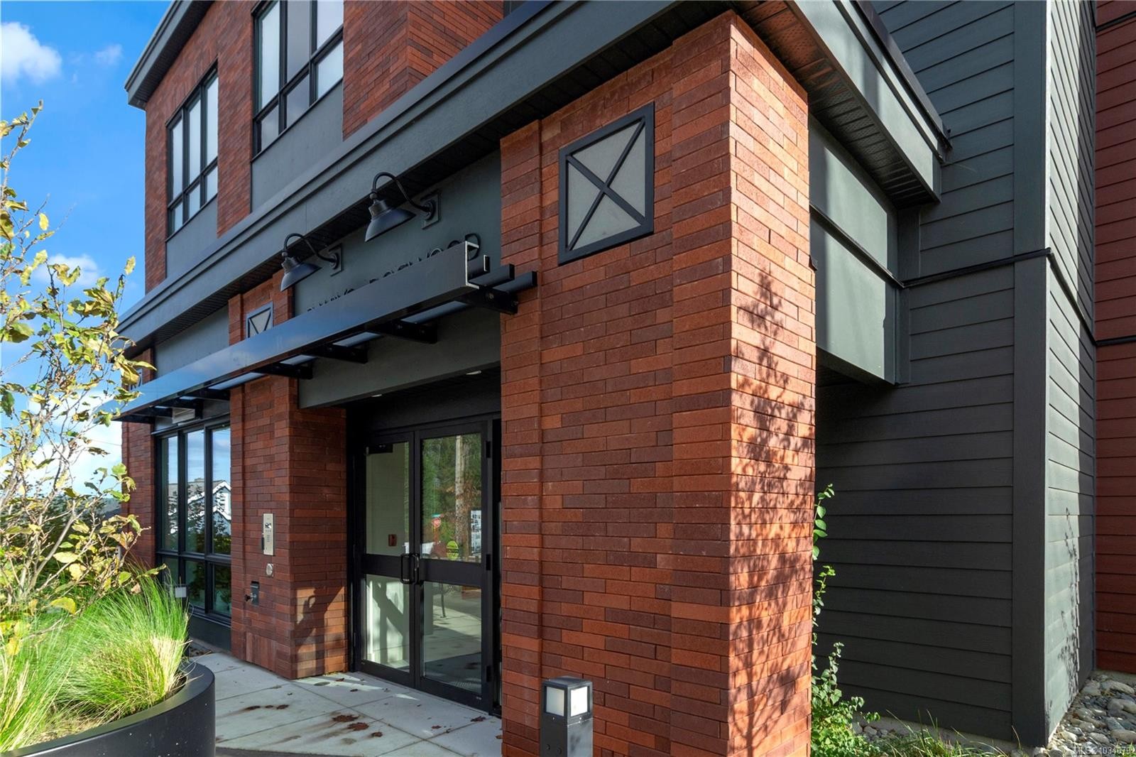 402-201 Dogwood Dr, Ladysmith, BC - Outdoor With Exterior