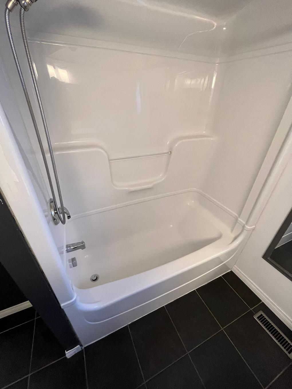 558 Van Norman, Thunder Bay, ON - Indoor Photo Showing Bathroom