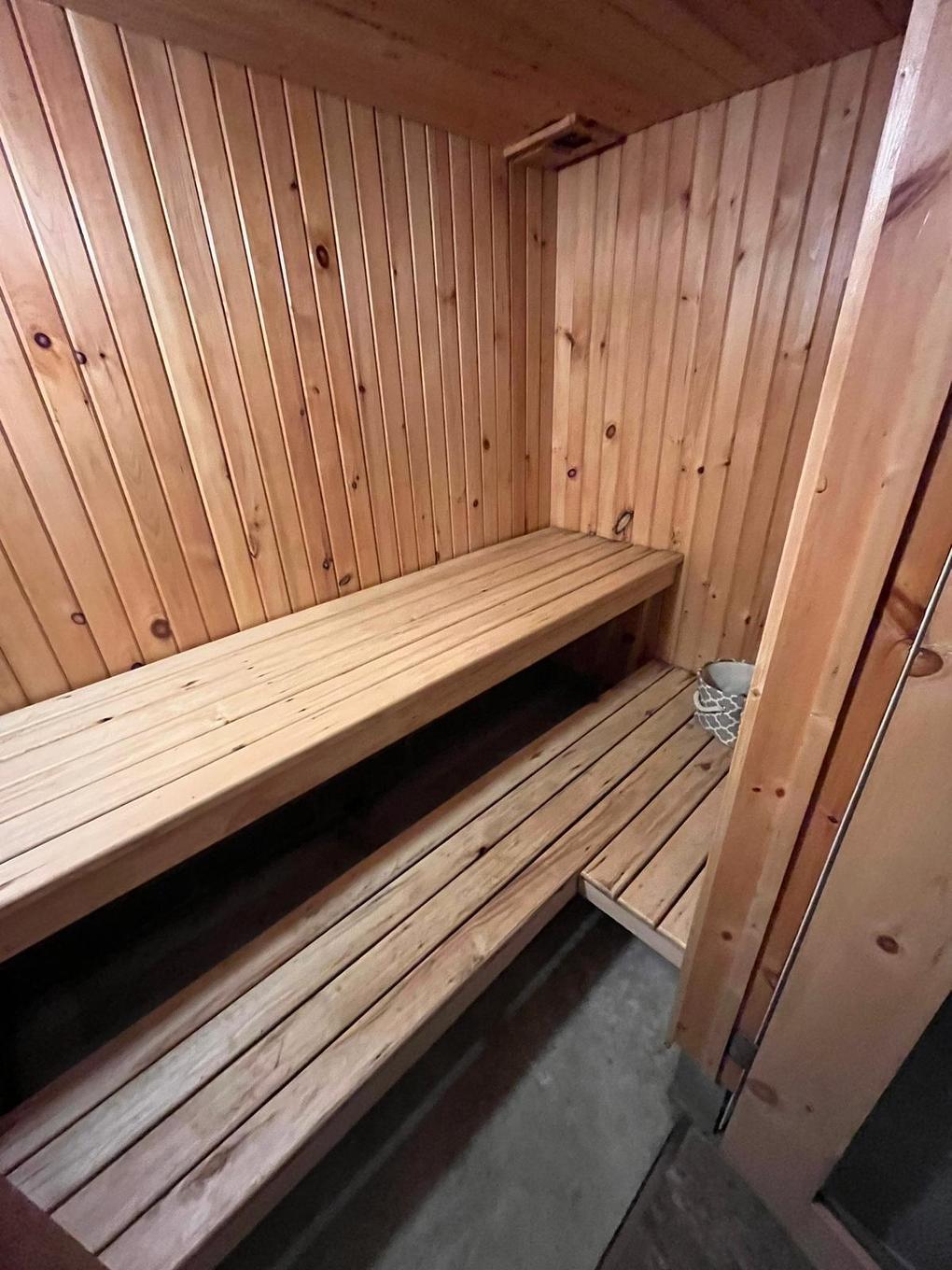 558 Van Norman, Thunder Bay, ON - Indoor Photo Showing Other Room