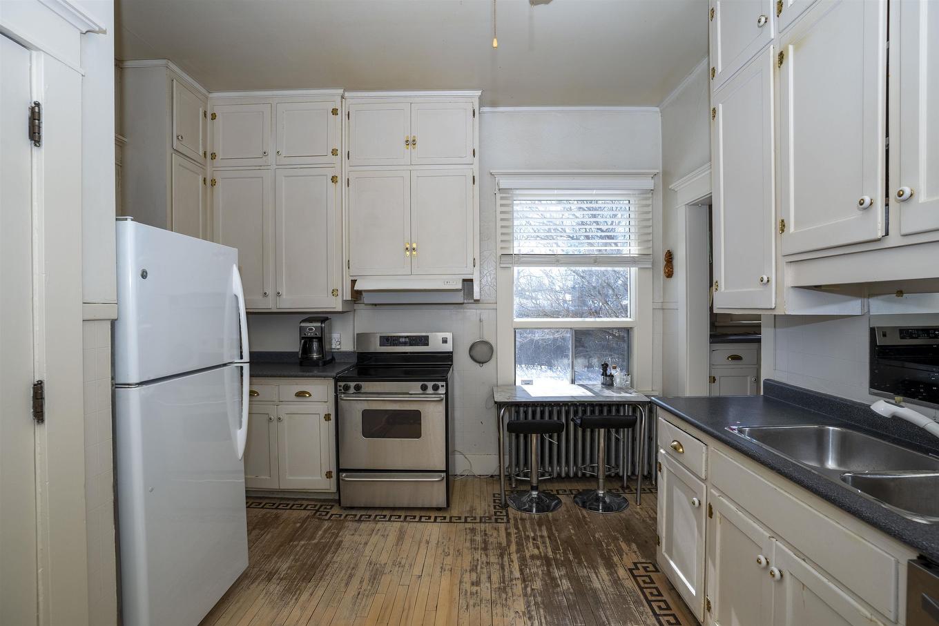 43 Summit Avenue, Thunder Bay, ON - Indoor Photo Showing Kitchen