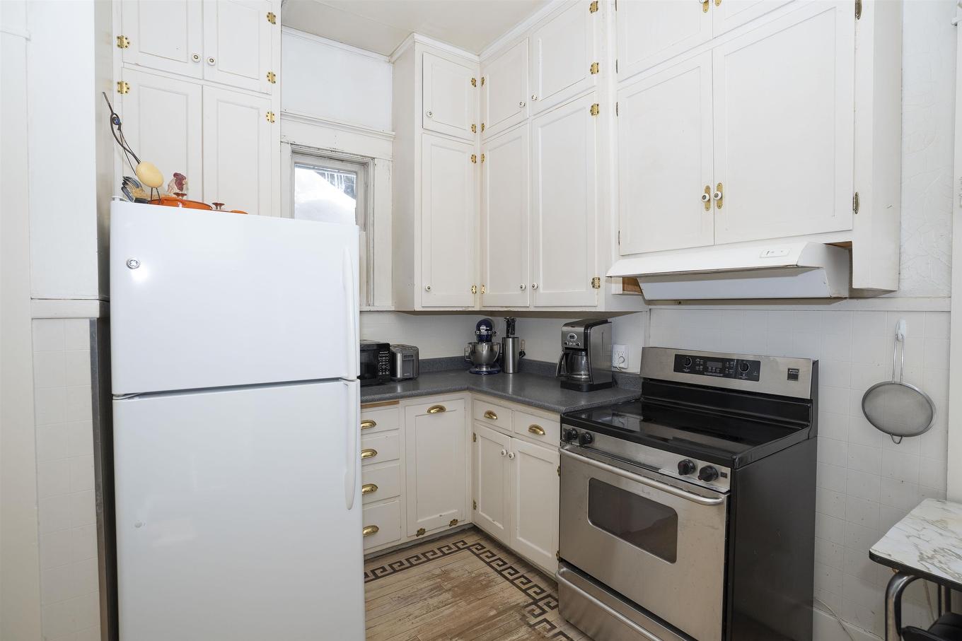 43 Summit Avenue, Thunder Bay, ON - Indoor Photo Showing Kitchen