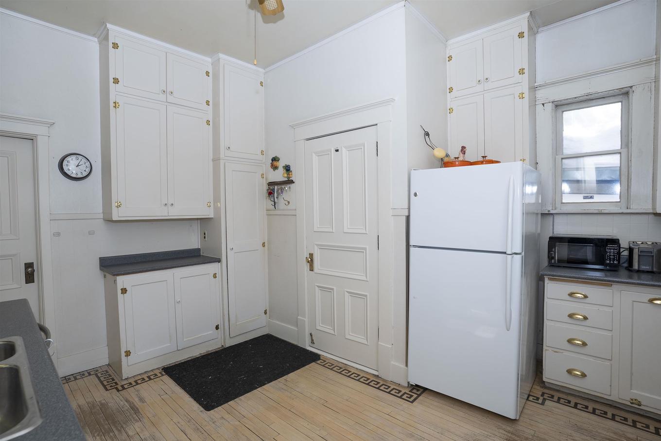 43 Summit Avenue, Thunder Bay, ON - Indoor Photo Showing Kitchen