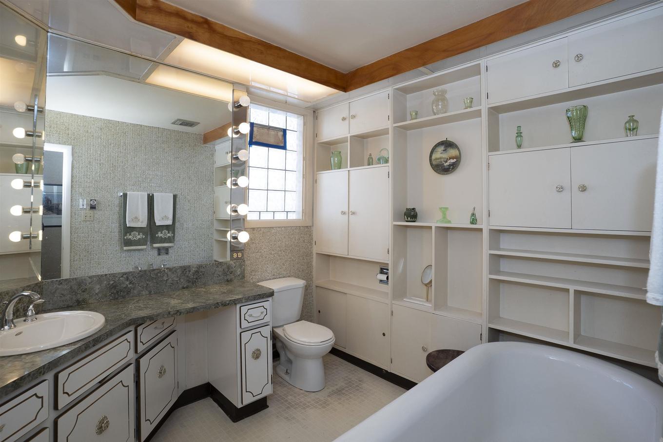 43 Summit Avenue, Thunder Bay, ON - Indoor Photo Showing Bathroom