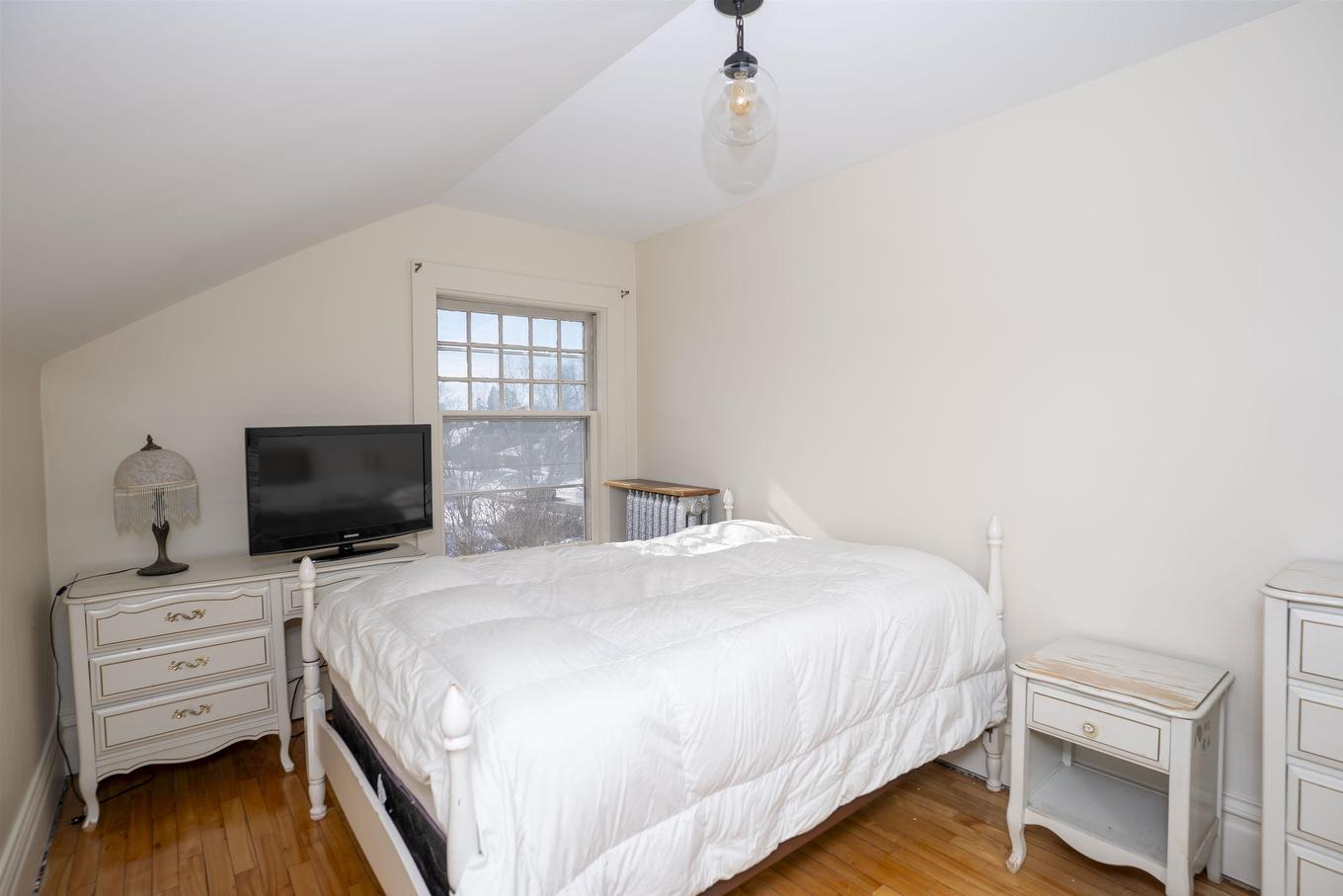 43 Summit Avenue, Thunder Bay, ON - Indoor Photo Showing Bedroom
