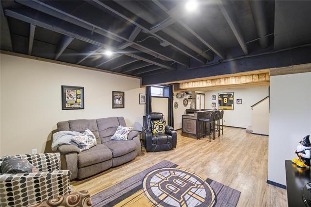 92 Margaret Swann Dr, Winnipeg, MB