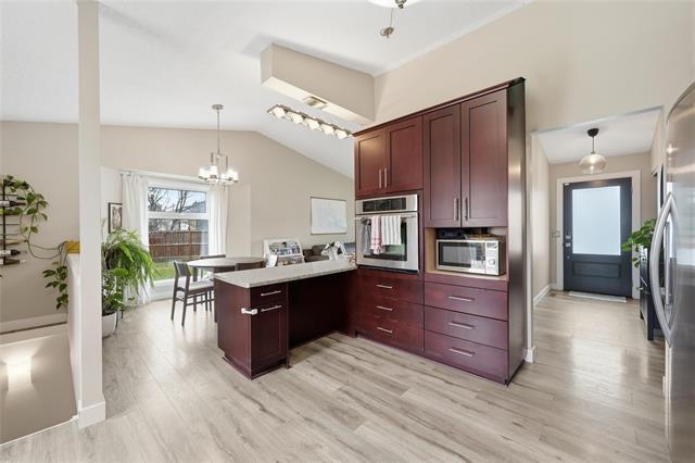 12 Glenthorne Cr, Winnipeg, MB
