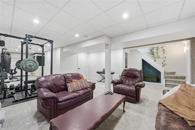 12 Glenthorne Cr, Winnipeg, MB
