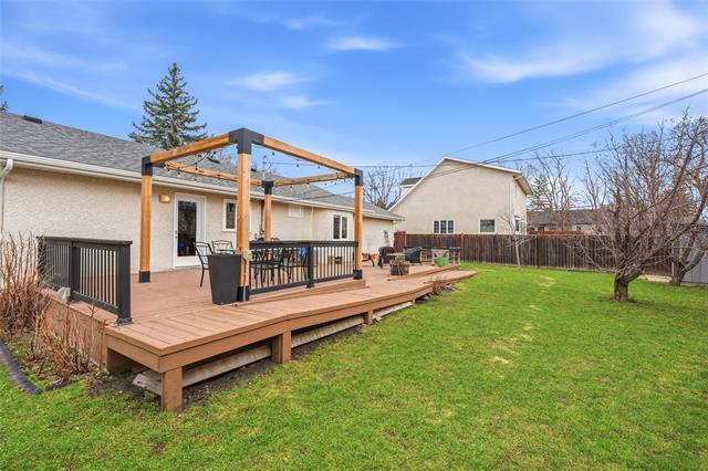 12 Glenthorne Cr, Winnipeg, MB