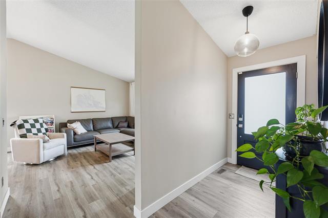12 Glenthorne Cr, Winnipeg, MB