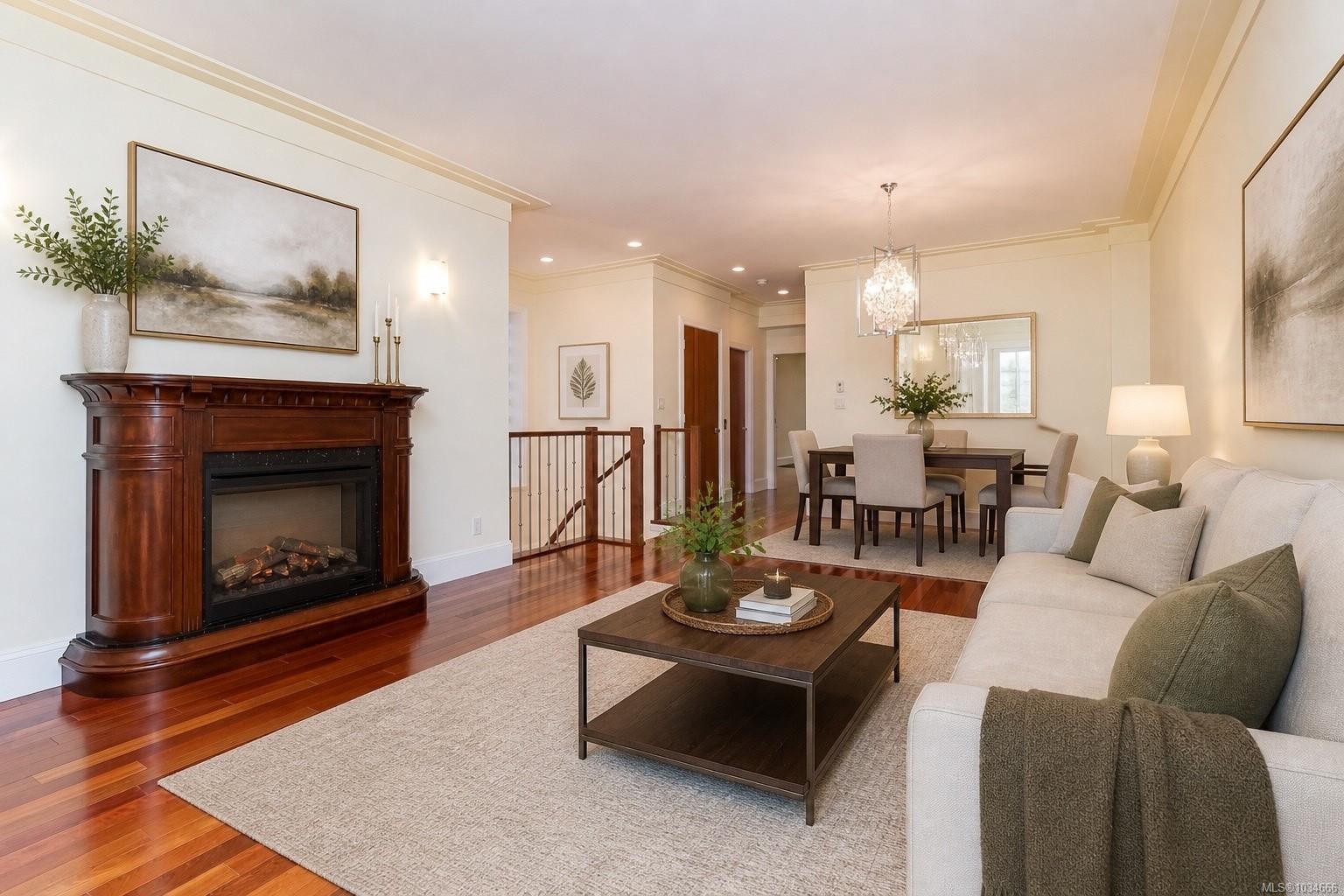 A-9708 Third St, Sidney, BC - Indoor Photo Showing Dining Room