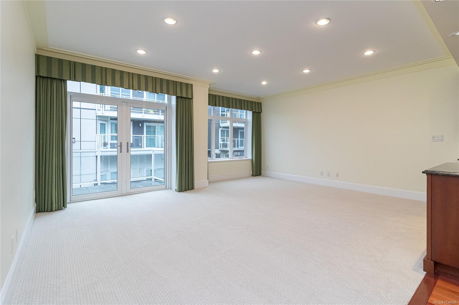 A-9708 Third St, Sidney, BC - Indoor Photo Showing Bedroom