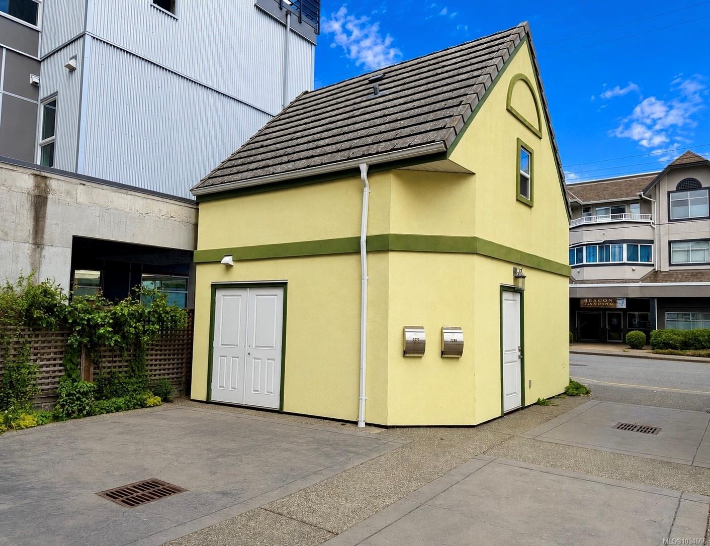 A-9708 Third St, Sidney, BC -
