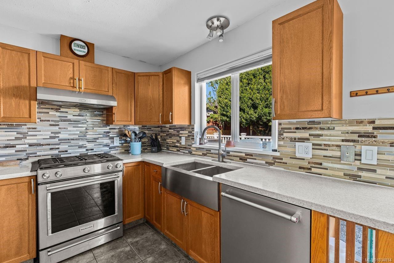 1076 Springbok Rd, Campbell River, BC