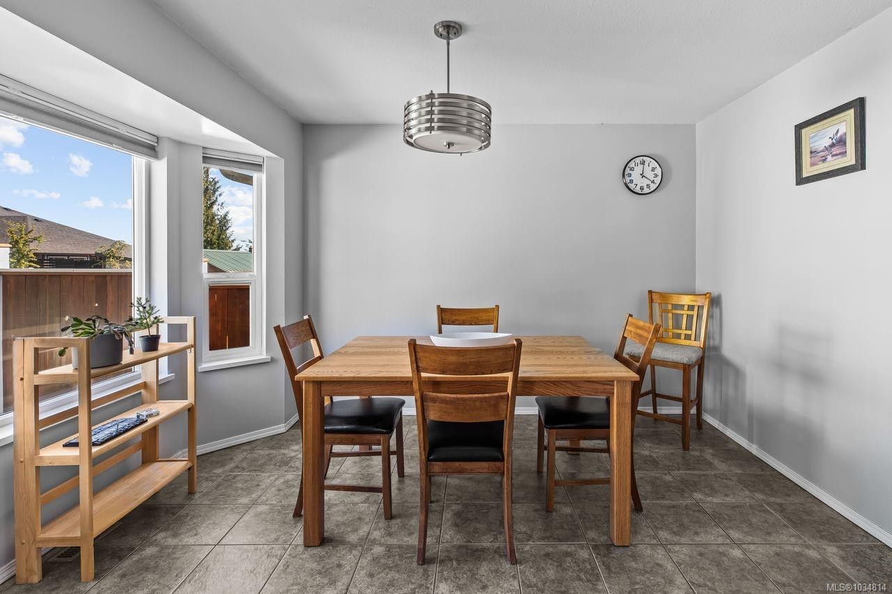 1076 Springbok Rd, Campbell River, BC