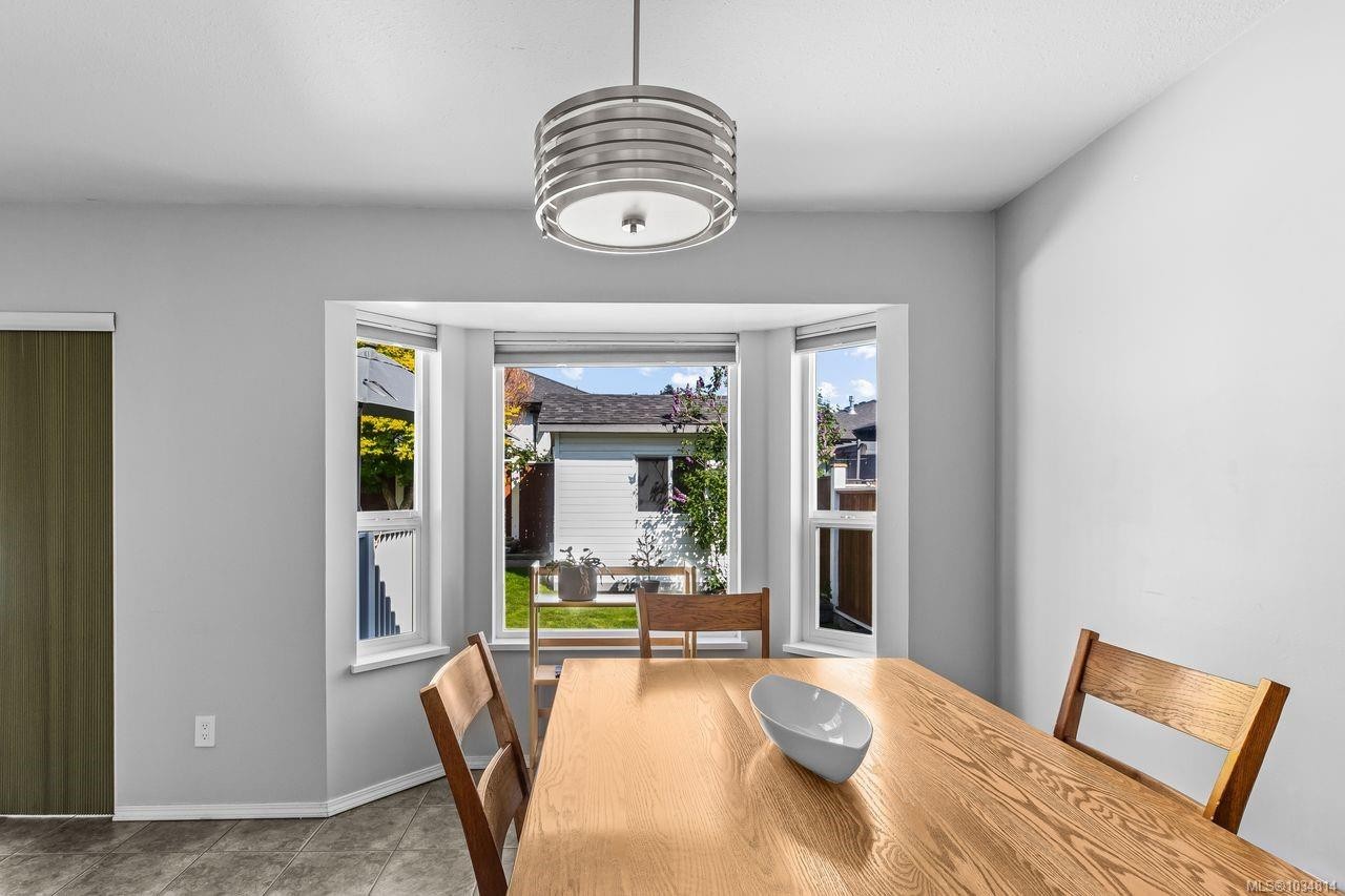 1076 Springbok Rd, Campbell River, BC