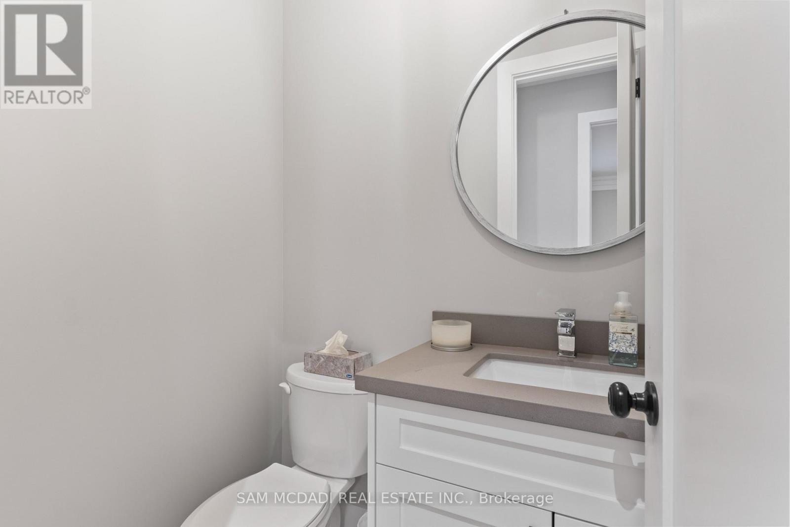3047 Grenville Drive, Mississauga, ON - Indoor Photo Showing Bathroom
