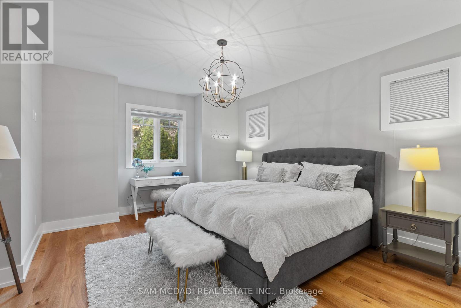 3047 Grenville Drive, Mississauga, ON - Indoor Photo Showing Bedroom