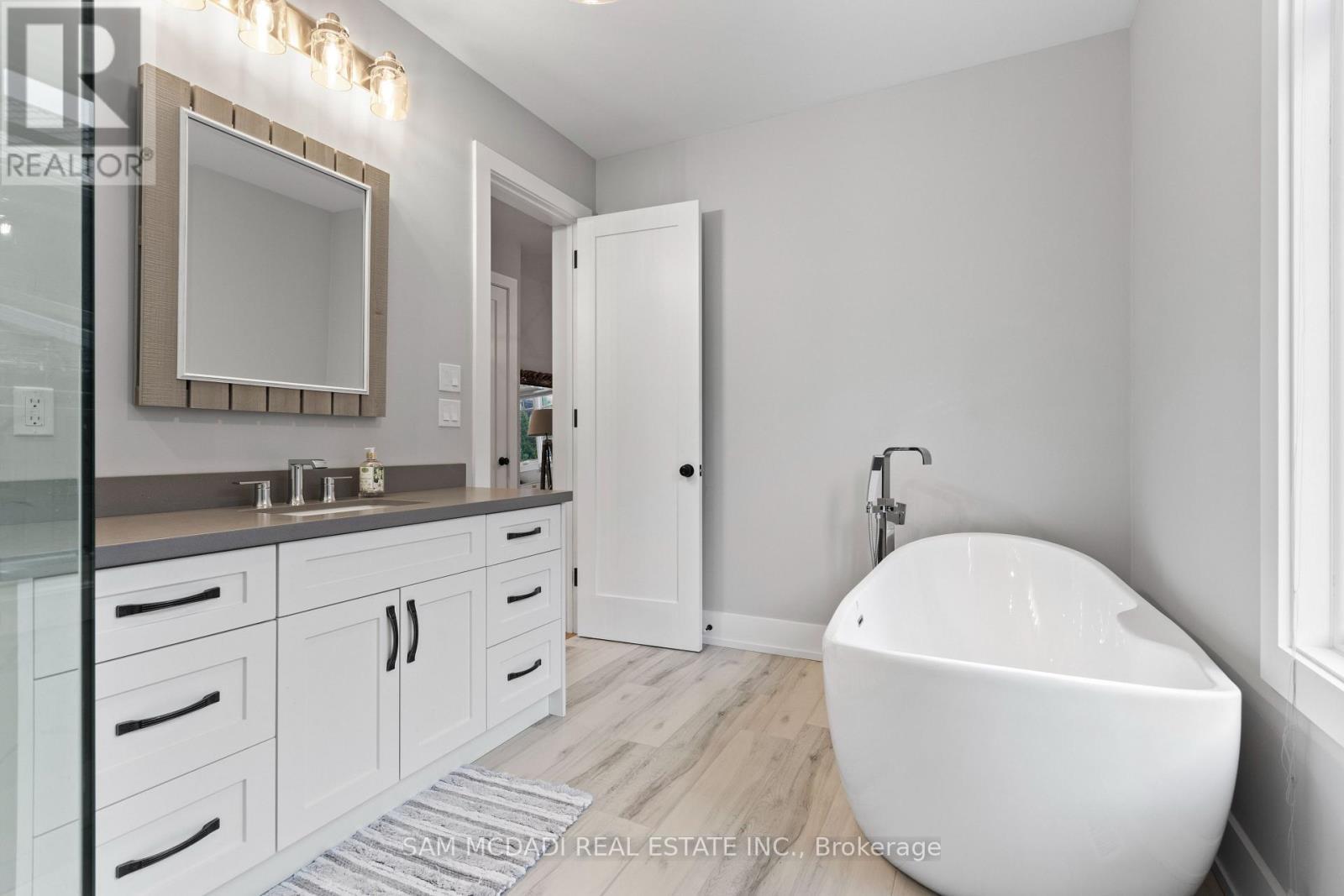 3047 Grenville Drive, Mississauga, ON - Indoor Photo Showing Bathroom