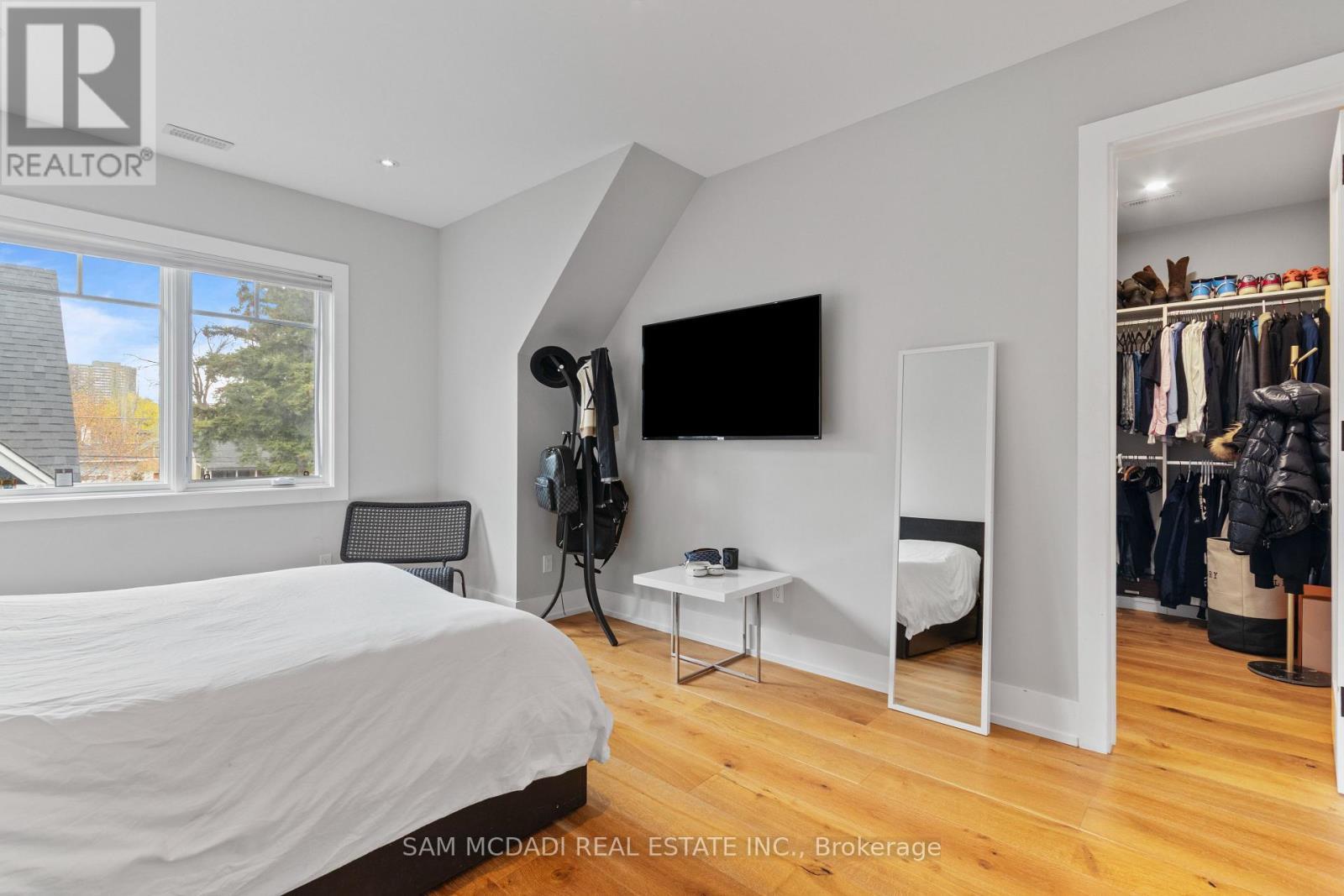 3047 Grenville Drive, Mississauga, ON - Indoor Photo Showing Bedroom