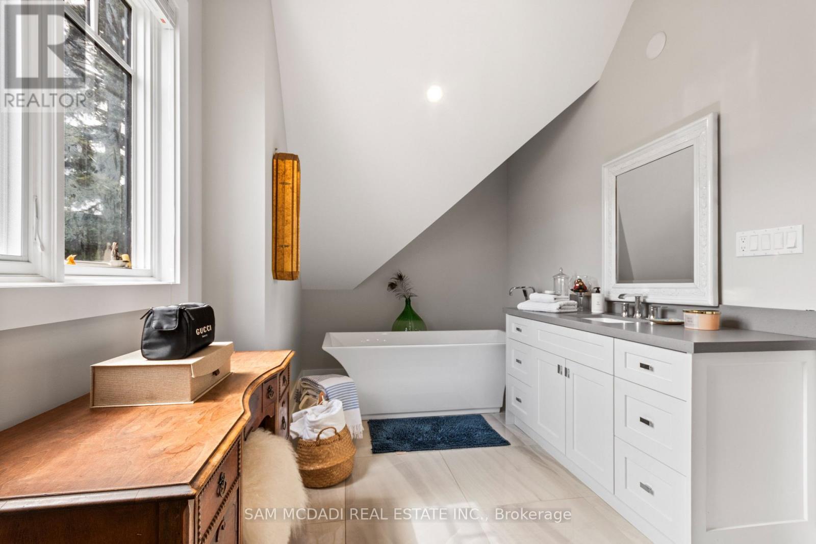 3047 Grenville Drive, Mississauga, ON - Indoor Photo Showing Bathroom
