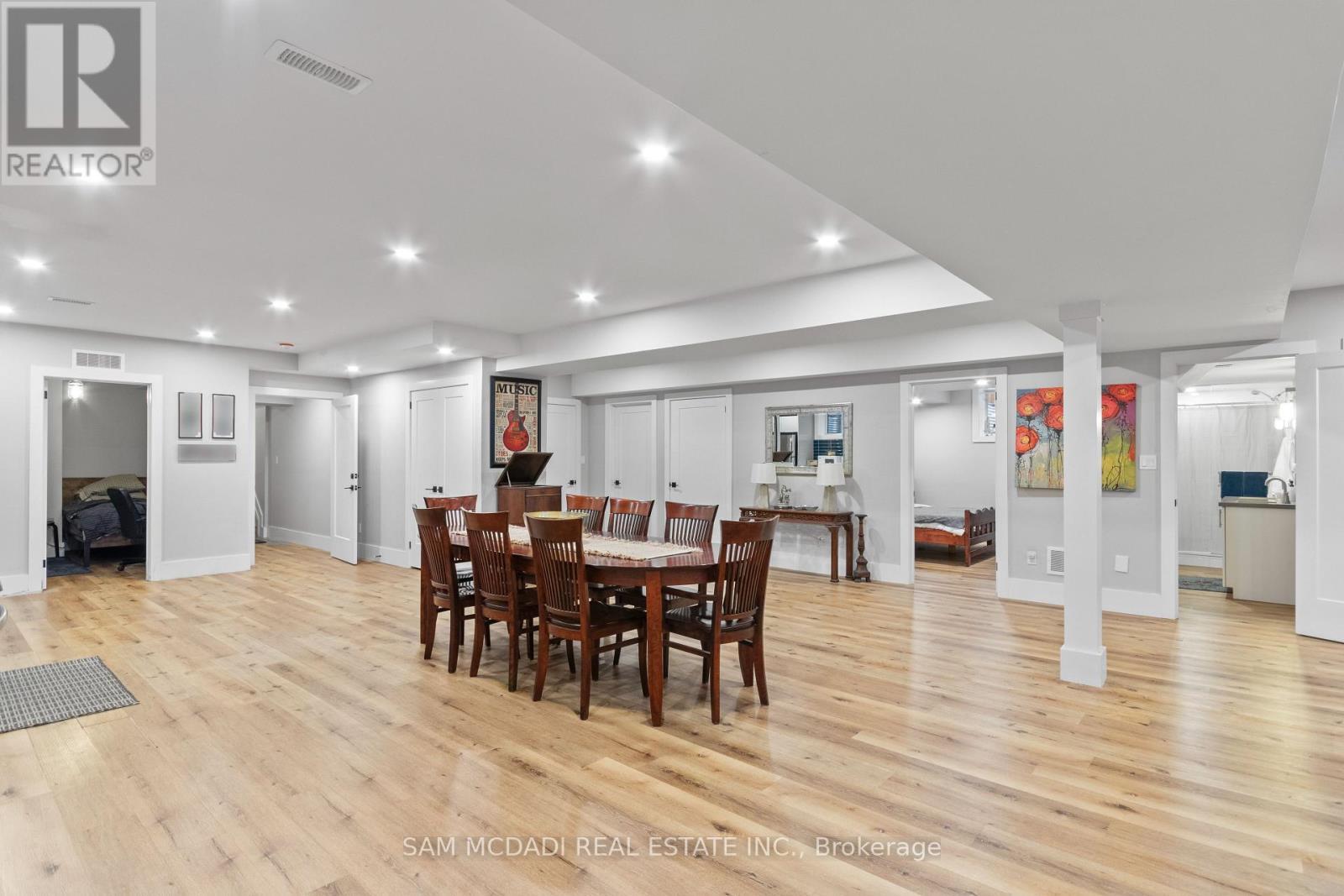 3047 Grenville Drive, Mississauga, ON - Indoor Photo Showing Dining Room