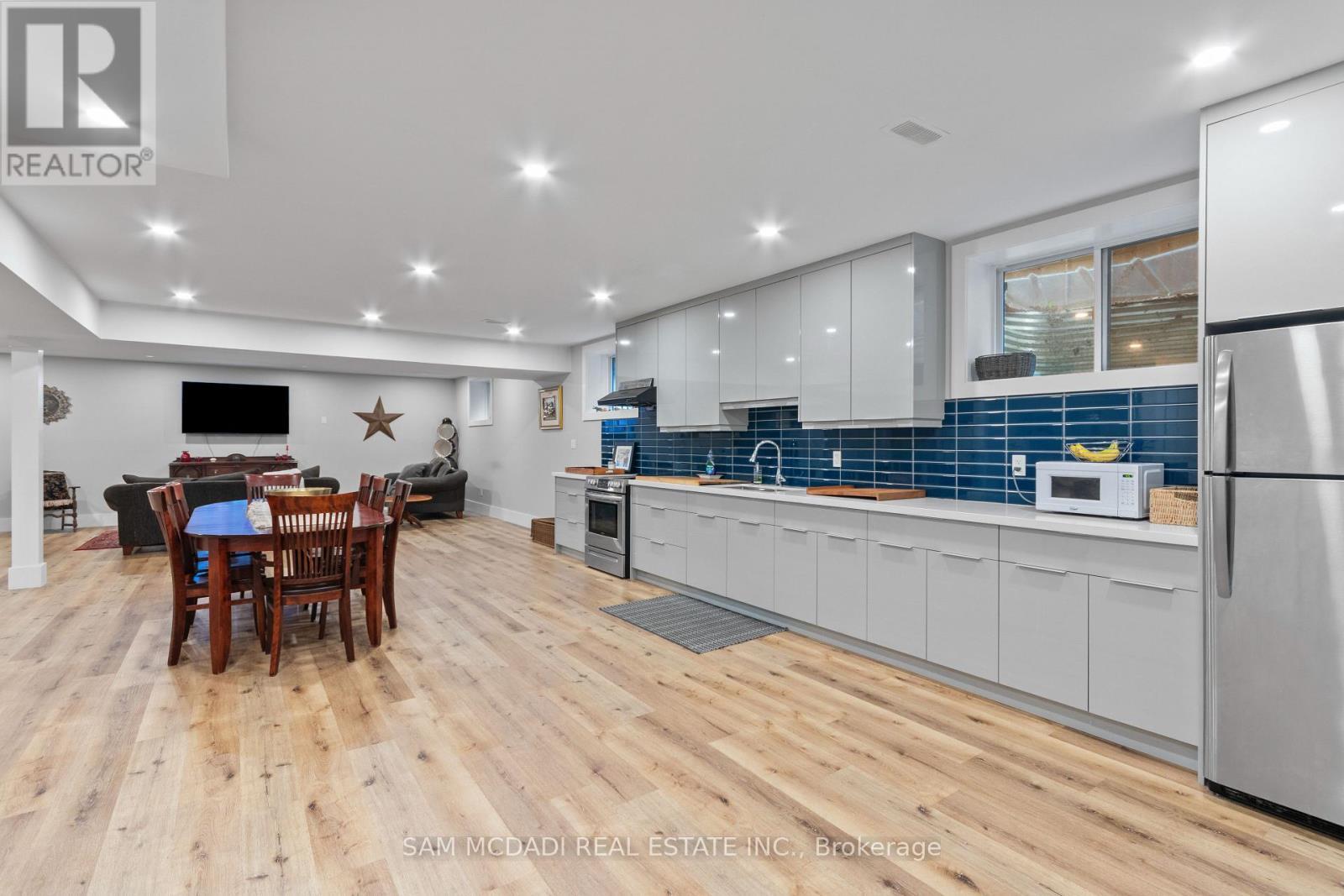 3047 Grenville Drive, Mississauga, ON - Indoor