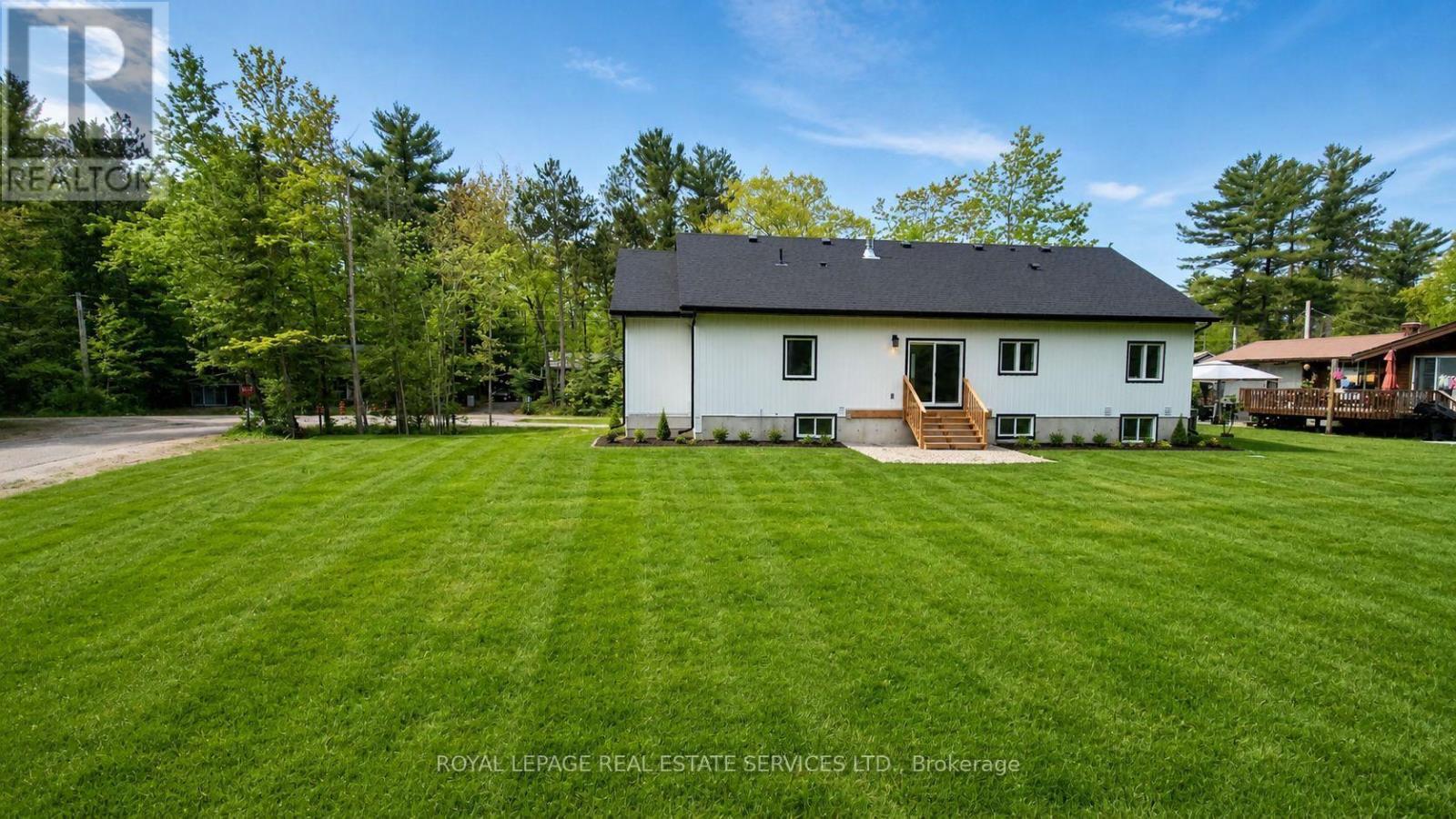 99 Tall Pines Drive, Tiny, ON - Outdoor
