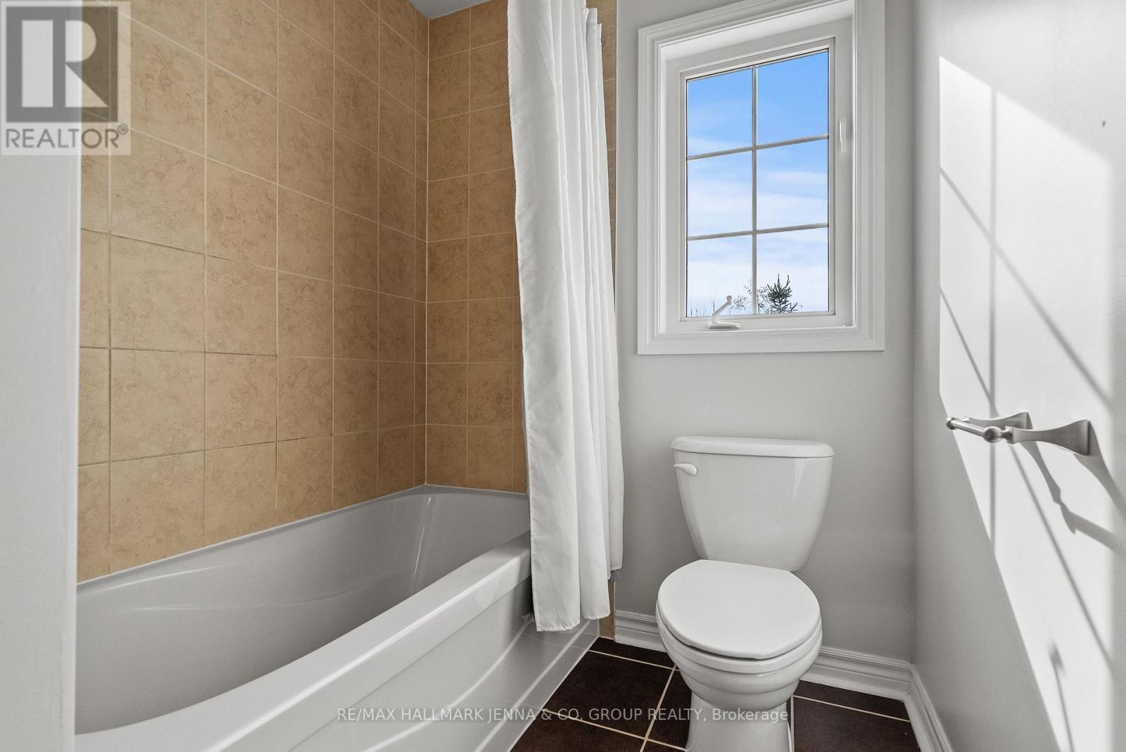 2649 Fallingwater Circle, Ottawa, ON - Indoor Photo Showing Bathroom