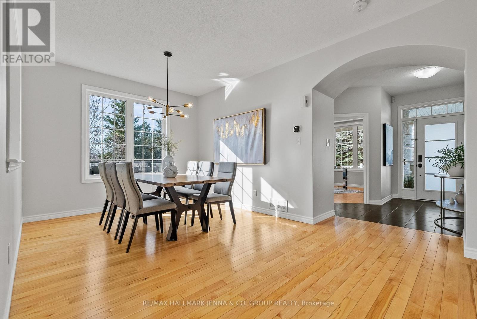 2649 Fallingwater Circle, Ottawa, ON - Indoor Photo Showing Dining Room