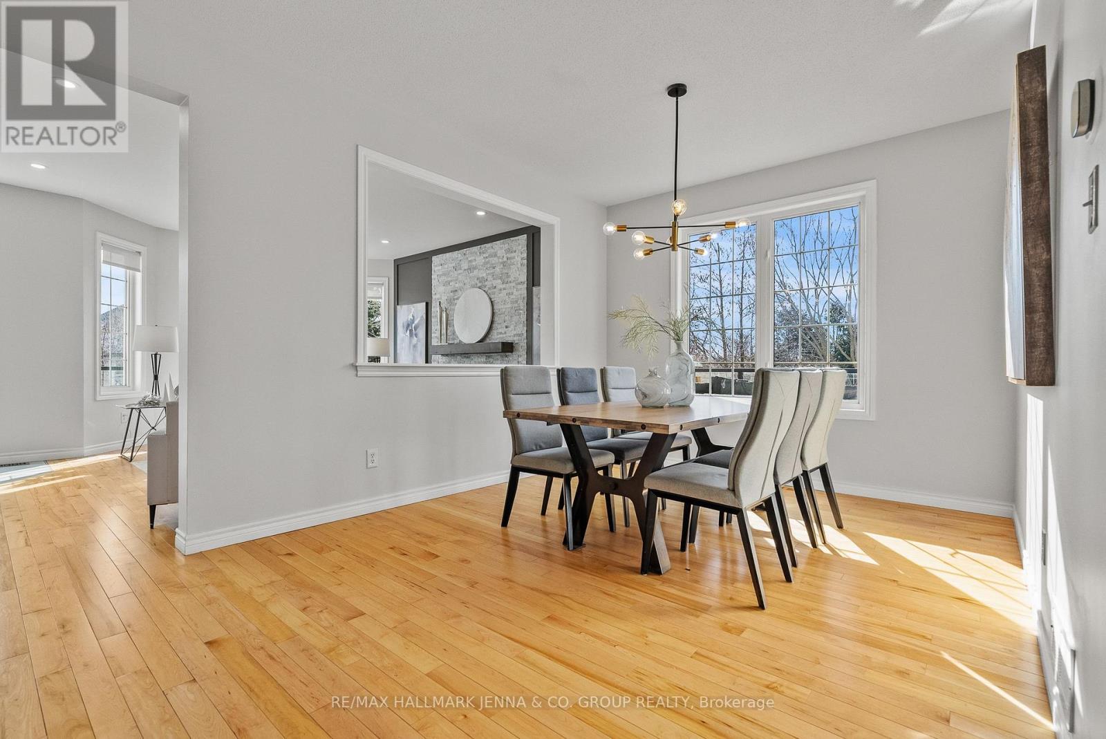 2649 Fallingwater Circle, Ottawa, ON - Indoor Photo Showing Dining Room