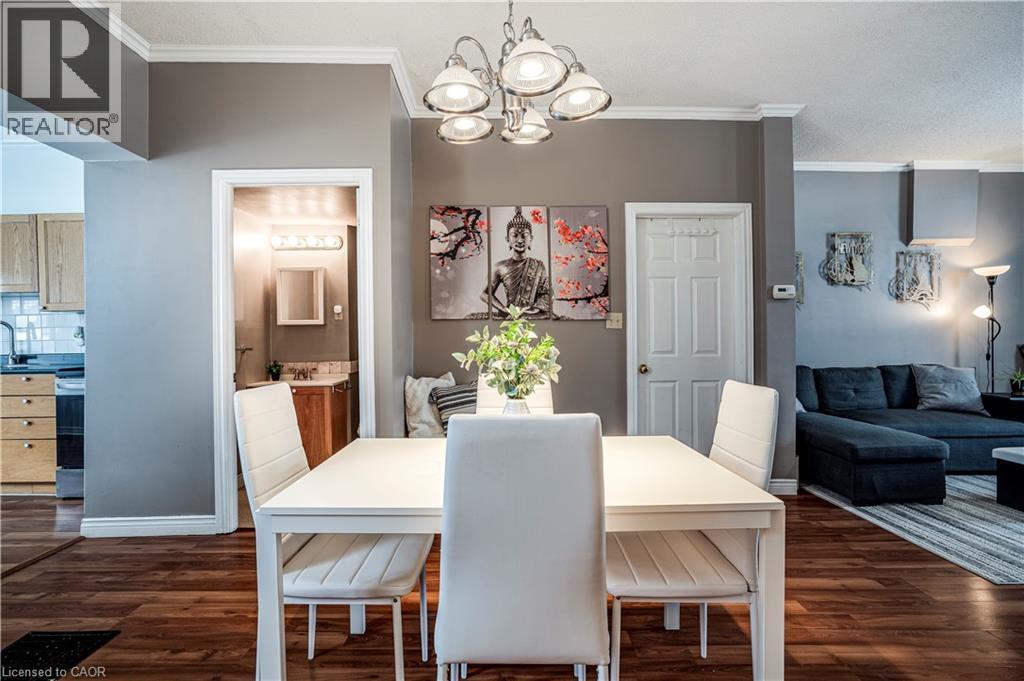 51 Tisdale Street N, Hamilton, ON - Indoor Photo Showing Dining Room